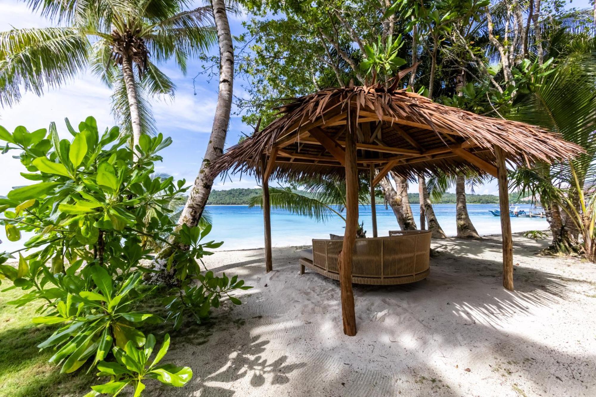 Aloita Resort Mentawai Tua Pejat Exterior photo